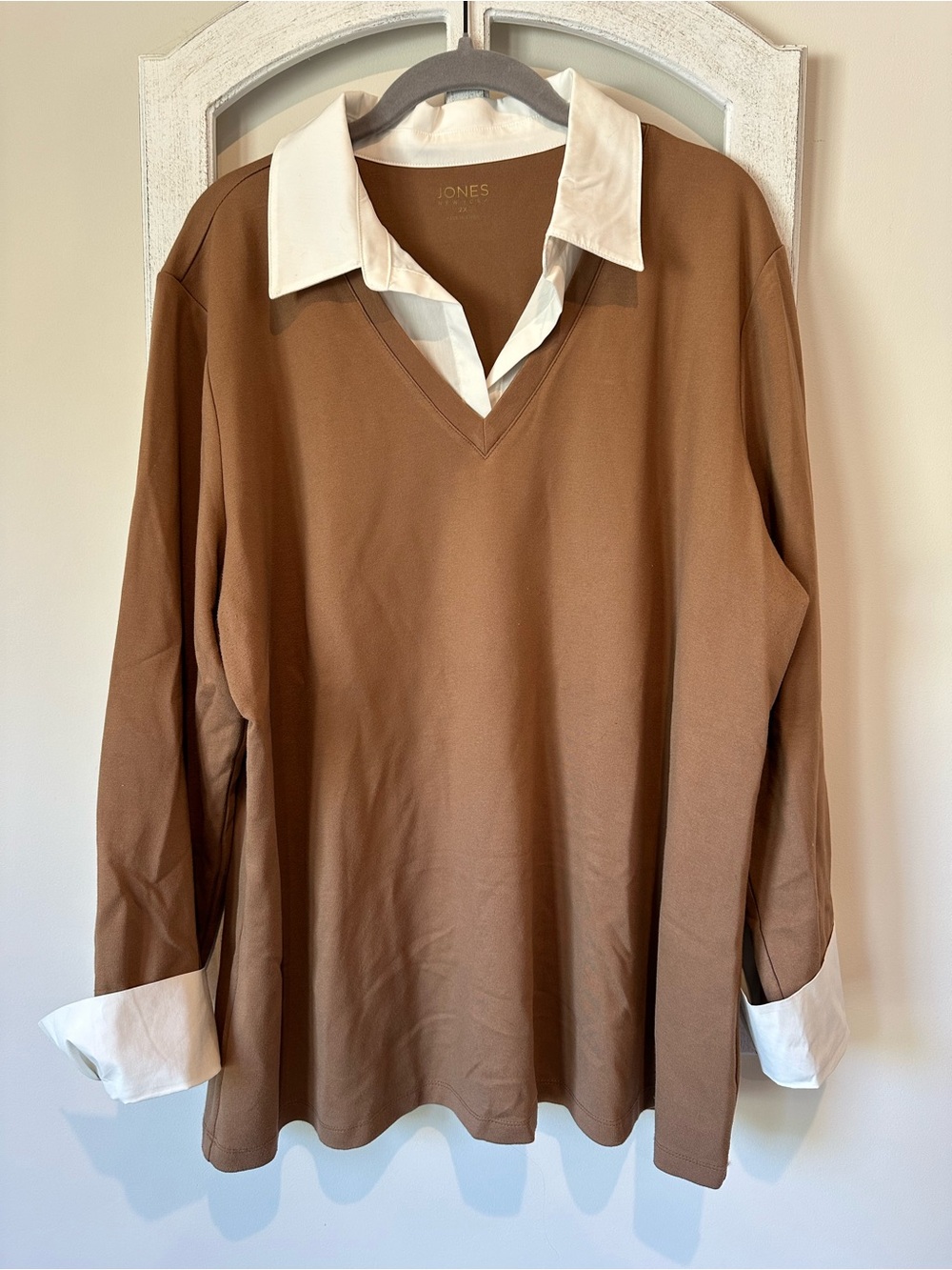 Jones New York Brown Long-Sleeve V-Neck Blouse with White Collar